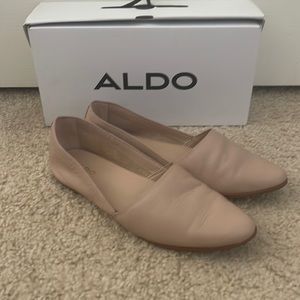 Womens Aldo flats